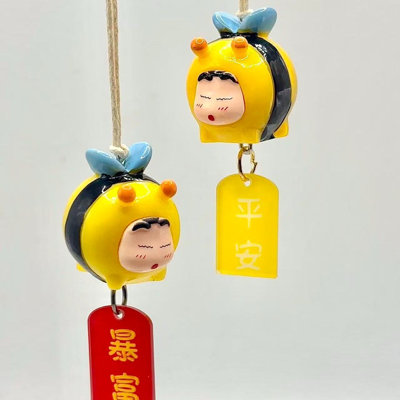 Car Accessories Quirky - Crayon Shin-chan Bee Cosplay Figure Car